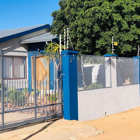 Mo-Nize Villa Guesthouse Otjiwarongo Dış mekan fotoğraf