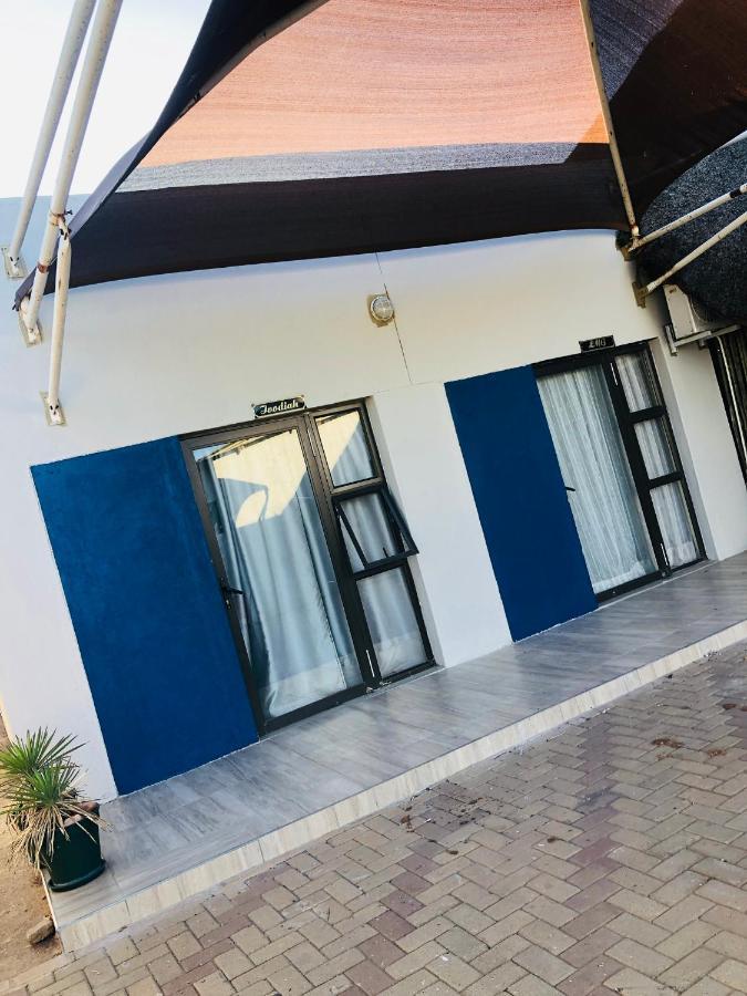 Mo-Nize Villa Guesthouse Otjiwarongo Dış mekan fotoğraf