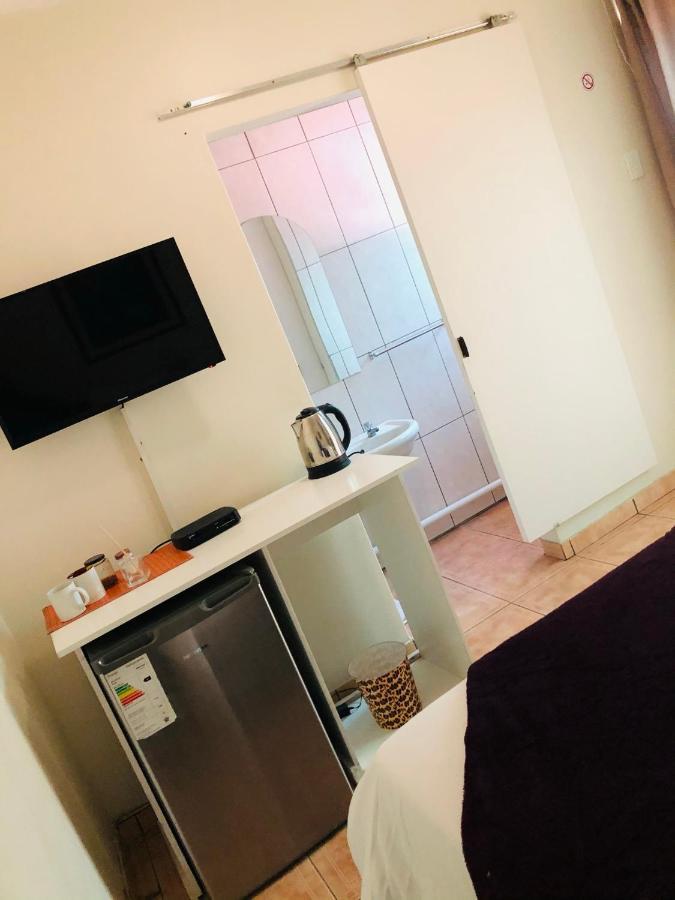 Mo-Nize Villa Guesthouse Otjiwarongo Dış mekan fotoğraf