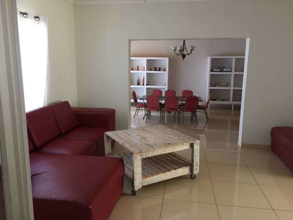 Mo-Nize Villa Guesthouse Otjiwarongo Dış mekan fotoğraf